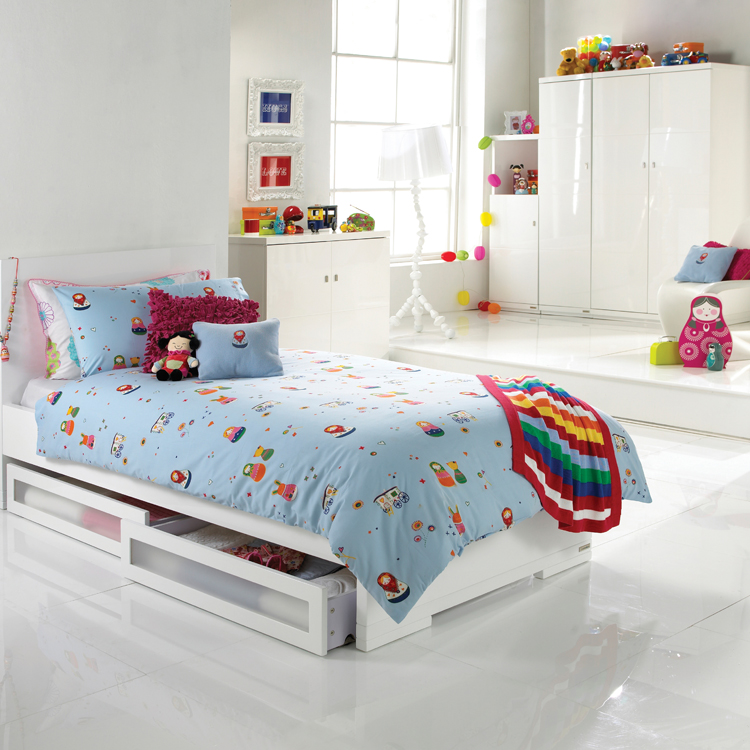 Skyline junior room in white high gloss